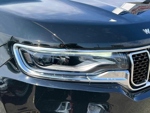 Certified 2025 Jeep Wagoneer 4WD w/ Premium Group I image 10