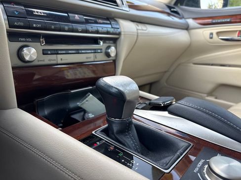 Used 2015 Lexus LS 460 AWD w/ Comfort Package image 21