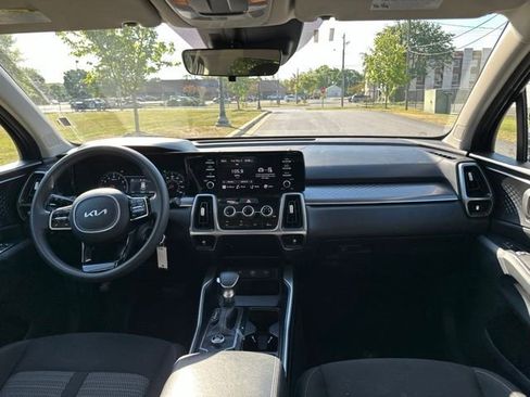 Certified 2023 Kia Sorento LX FWD image 24