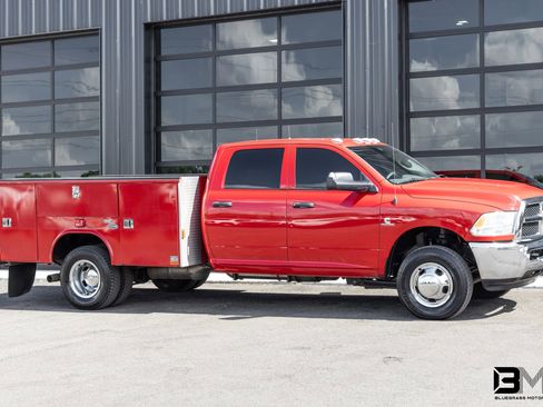 Used 2015 RAM 3500 Tradesman w/ Chrome Appearance Group AWD/4WD image 8