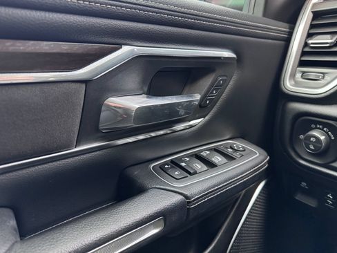 Used 2022 RAM 1500 Laramie AWD/4WD image 15