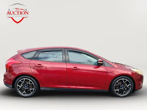 Used 2014 Ford Focus SE w/ Equipment Group 201A FWD image 4