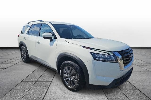 Used 2025 Nissan Pathfinder SV AWD/4WD image 3