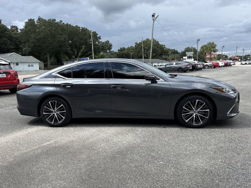 Used 2025 Lexus ES 350 w/ Premium Package FWD image 6