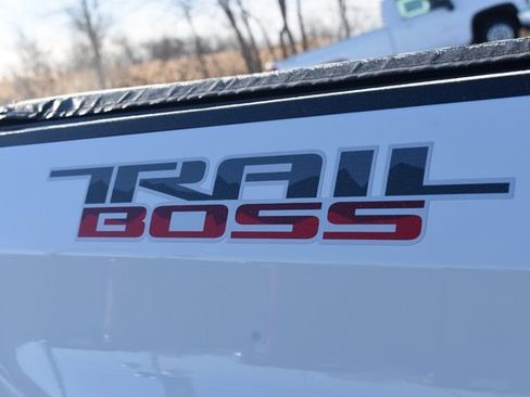 Certified 2021 Chevrolet Silverado 1500 LT Trail Boss w/ Convenience Package II image 18