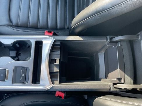 Used 2024 Ford Edge SEL image 24