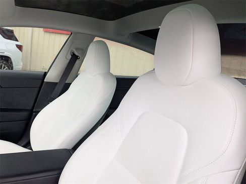 Used 2023 Tesla Model 3 Performance image 12