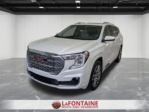 Used 2023 GMC Terrain Denali w/ Denali Premium Package AWD/4WD image 1