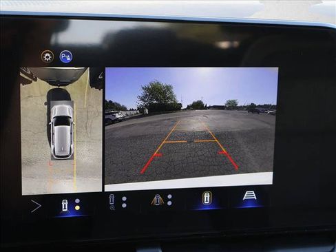 New 2026 Chevrolet Equinox LT w/ Convenience Package II FWD image 14