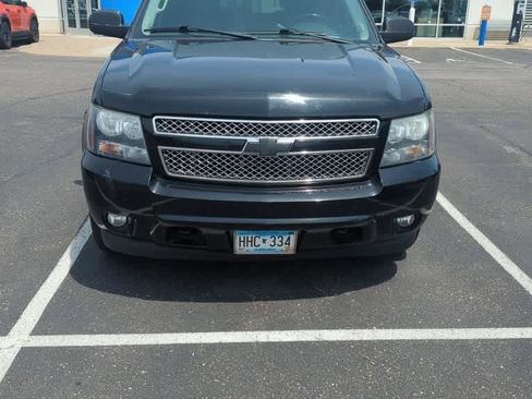 Used 2008 Chevrolet Suburban LTZ w/ LTZ Preferred Equipment Group AWD/4WD image 3