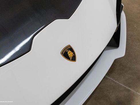 Used 2024 Lamborghini Huracan Tecnica RWD image 16
