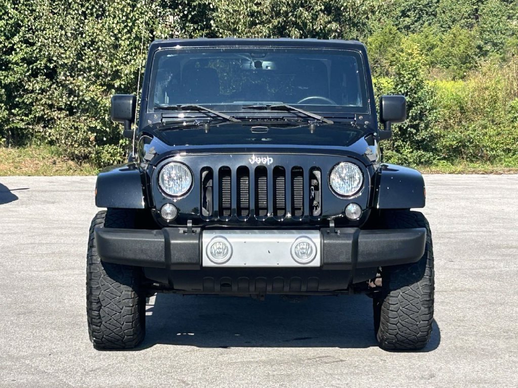 Used 2015 Jeep Wrangler Sahara w/ Connectivity Group AWD/4WD image 2