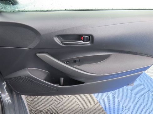 Used 2025 Toyota Corolla LE FWD image 29