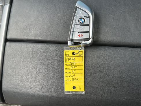 Used 2022 BMW X7 M50i AWD/4WD image 35