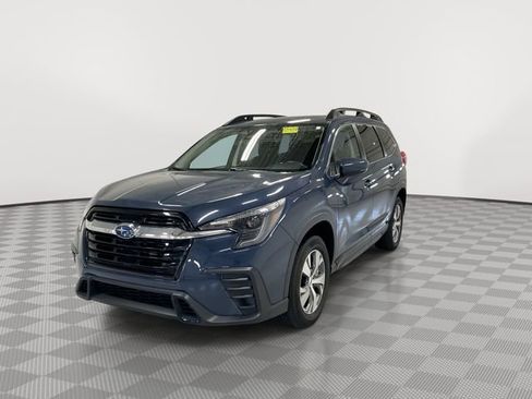 Used 2025 Subaru Ascent Premium image 4