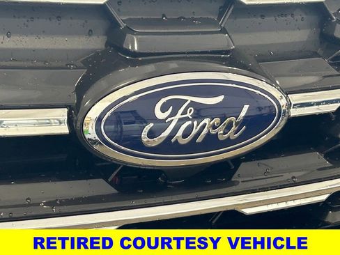New 2026 Ford Explorer Active RWD image 15