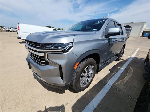 Used 2024 Chevrolet Tahoe LT w/ Luxury Package RWD image 2