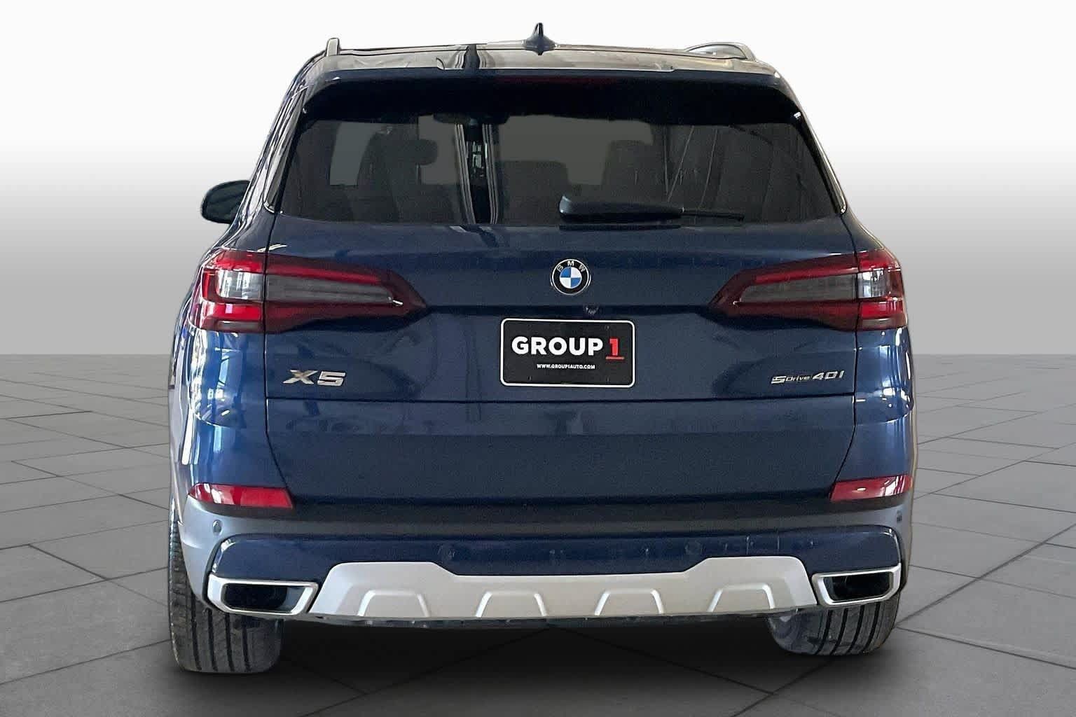 Used 2022 BMW X5 sDrive40i w/ Premium Package RWD image 4