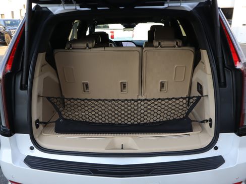 Used 2023 Cadillac Escalade Premium Luxury w/ Performance Package AWD/4WD image 38