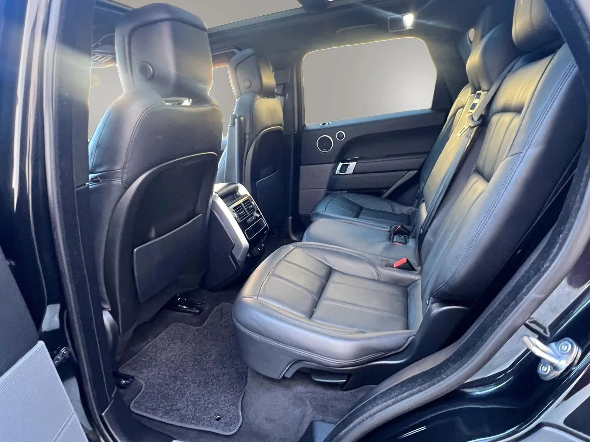 Used 2020 Land Rover Range Rover Sport HSE AWD/4WD image 28