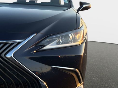 Used 2019 Lexus ES 350 w/ Premium Package image 9