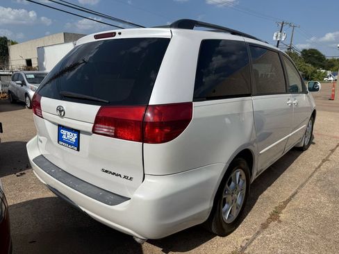Used 2004 Toyota Sienna XLE w/ XLE Pkg 10 FWD image 4