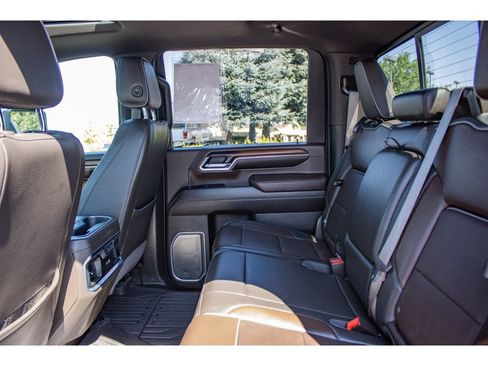 Used 2024 GMC Sierra 3500 Denali w/ Denali Reserve Package AWD/4WD image 20