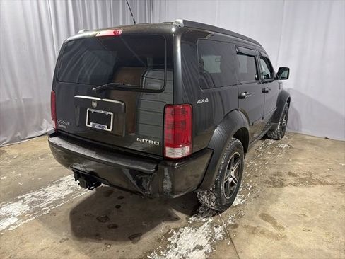 Used 2010 Dodge Nitro SE image 6