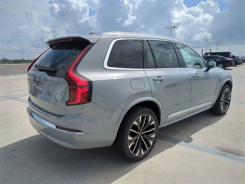New 2026 Volvo XC90 T8 Ultra image 2