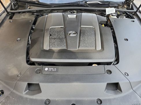 Used 2023 Lexus LS 500 w/ Accessory Package (Z2) image 28