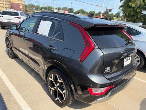 Certified 2025 Kia Niro EX Touring FWD image 3