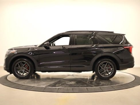 Used 2025 Ford Explorer ST-Line w/ Premium Package image 6