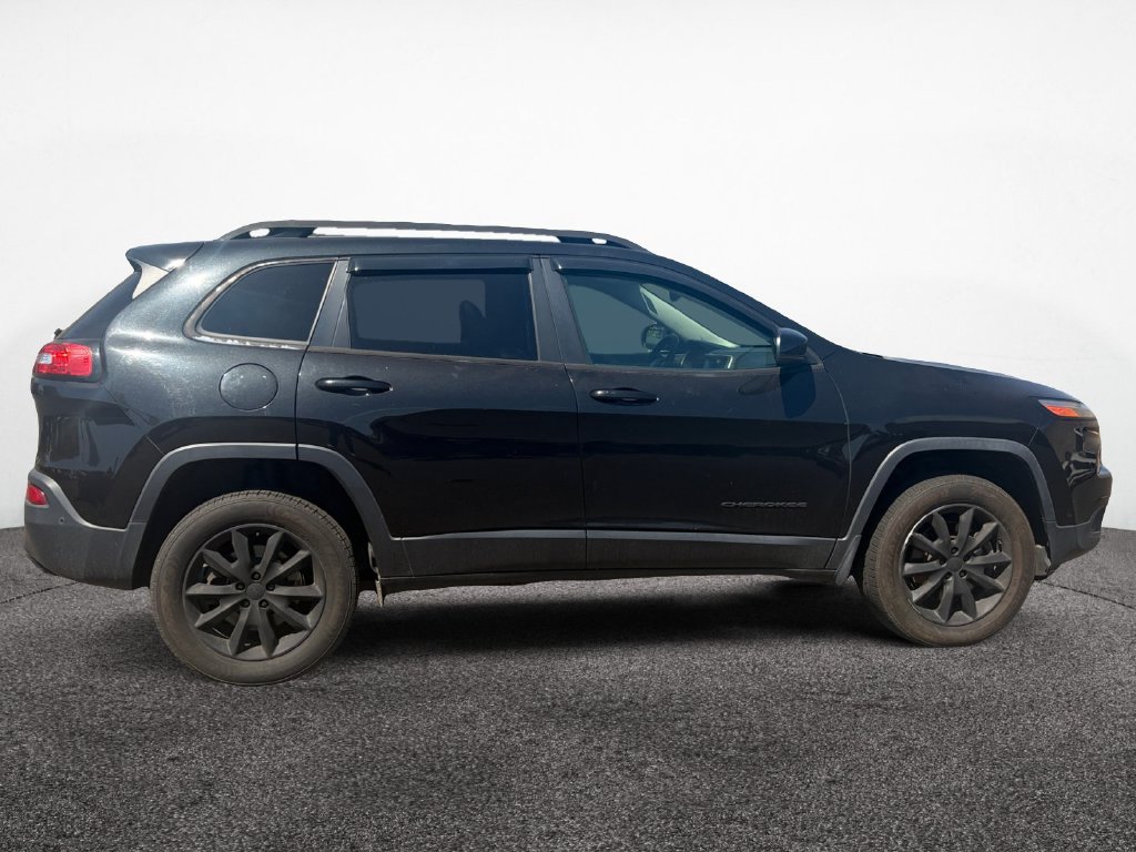 Used 2015 Jeep Cherokee Limited w/ Luxury Group AWD/4WD image 6