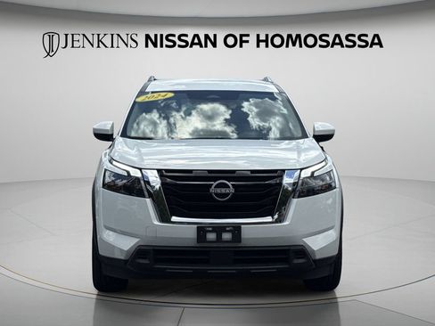 Certified 2024 Nissan Pathfinder SV FWD image 15