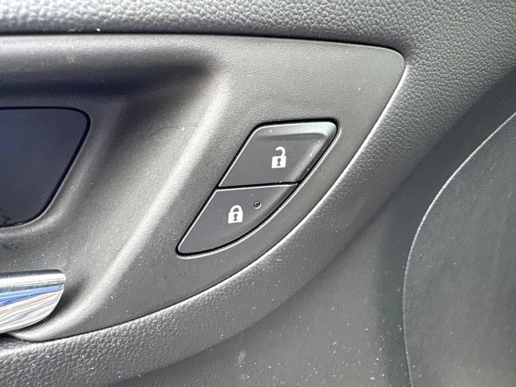Certified 2023 Chevrolet Equinox RS FWD image 14