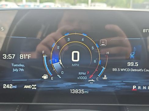 Used 2025 Chevrolet Equinox LT w/ Safety and Technology Package AWD/4WD image 16