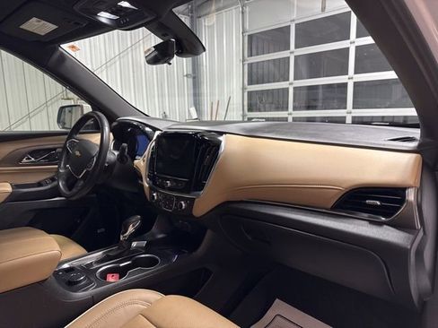 Used 2022 Chevrolet Traverse Premier image 31