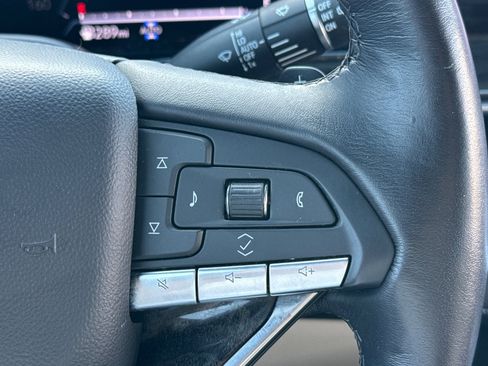 Used 2023 Cadillac Escalade ESV Premium Luxury image 35