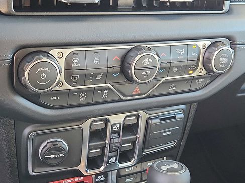 New 2026 Jeep Wrangler Unlimited Rubicon image 11