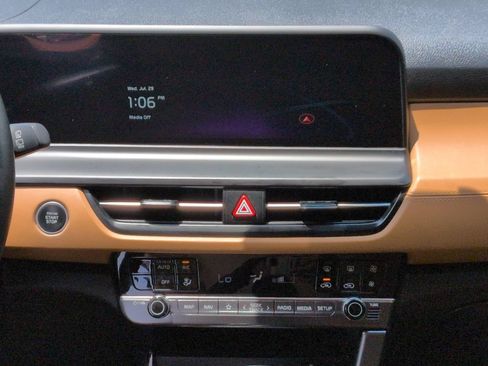 Certified 2024 Kia Seltos EX FWD image 21