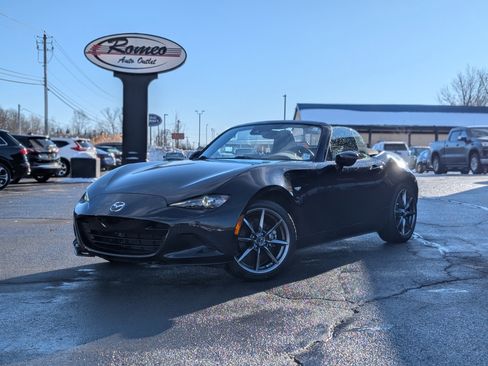 Used 2021 MAZDA MX-5 Miata Grand Touring image 1