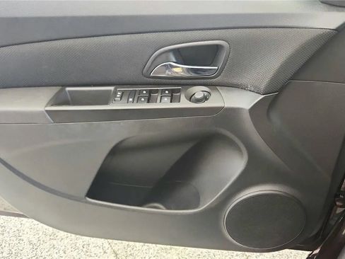 Used 2015 Chevrolet Cruze LT FWD image 23