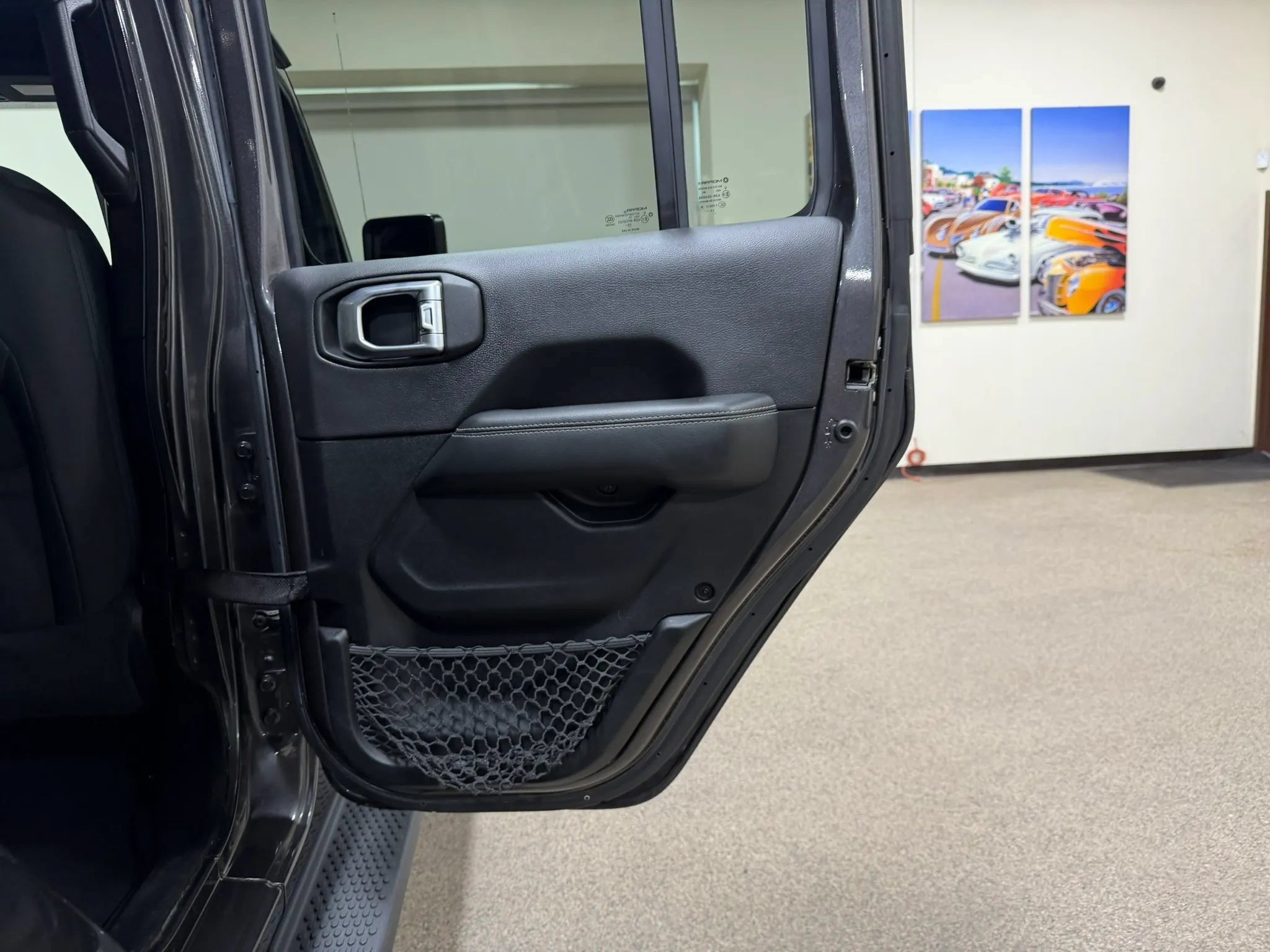 Used 2020 Jeep Wrangler Unlimited Sahara w/ Uconnect 4C Nav & Sound Group AWD/4WD image 27