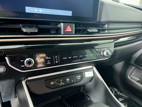 New 2027 Kia Carnival SX w/ Dark Edition Package FWD image 25