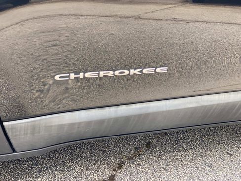 Used 2020 Jeep Cherokee Limited FWD image 14