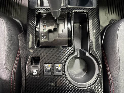 Used 2018 Toyota 4Runner TRD Off-Road Premium image 12