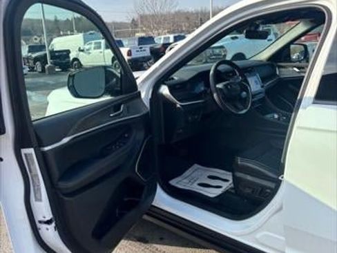 New 2026 Jeep Grand Cherokee Limited image 34