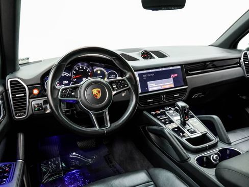 Used 2021 Porsche Cayenne AWD/4WD image 5