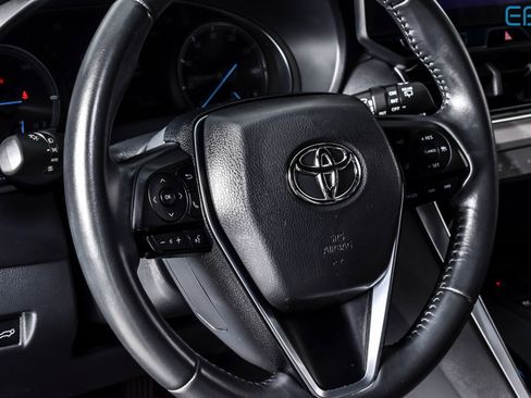 Used 2024 Toyota Venza Nightshade image 18