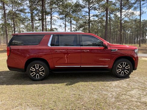 Used 2021 GMC Yukon XL SLT w/ SLT Luxury Plus Package image 9